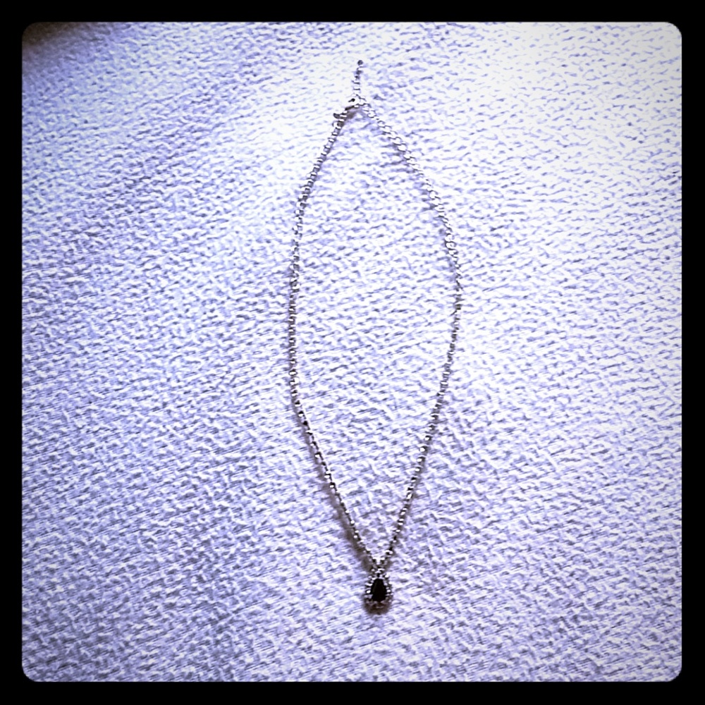 Black and dimonds neckless